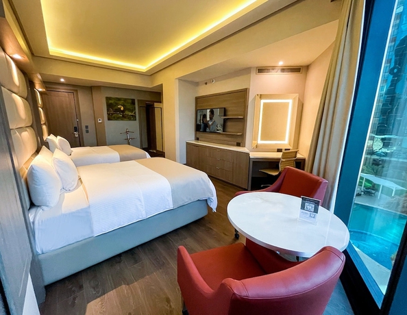 Imagen de la habitación del Hotel Safi Royal Luxury Metropolitan. Foto 2