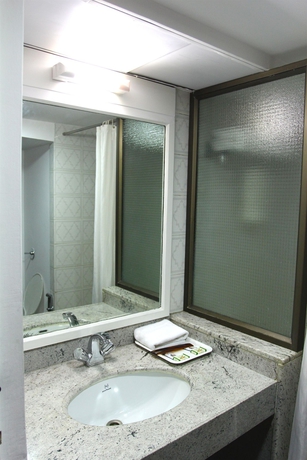Imagen de la habitación del Hotel Safina. Foto 8