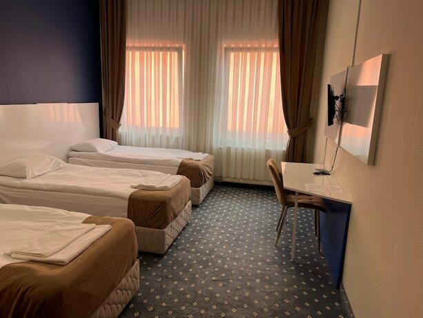 Imagen de la habitación del Hotel Safir Babice. Foto 17