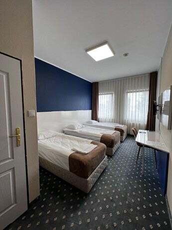 Imagen general del Hotel Safir Babice. Foto 7