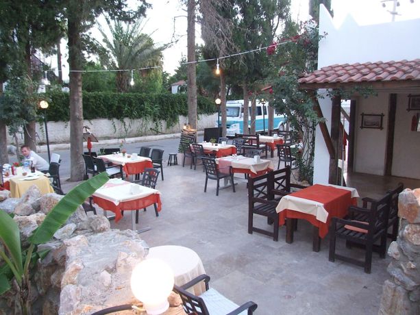 Imagen del bar/restaurante del Hotel Safir, Bitez. Foto 4