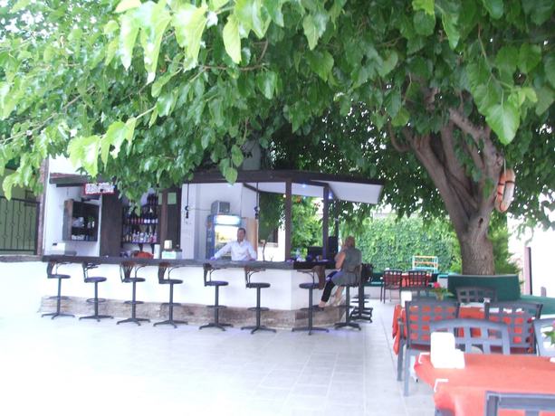 Imagen del bar/restaurante del Hotel Safir, Bitez. Foto 5