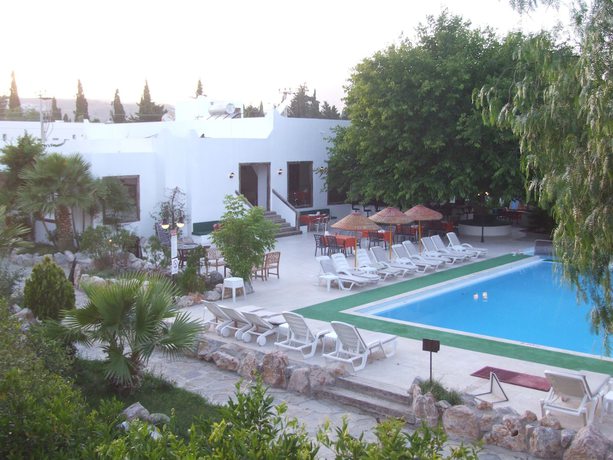 Imagen de los exteriores del Hotel Safir, Bitez. Foto 13