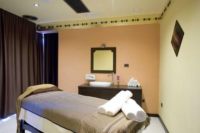Imagen de los interiores del Hotel Safir Casino. Foto 18