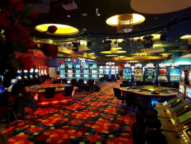 Imagen de los interiores del Hotel Safir Casino. Foto 19