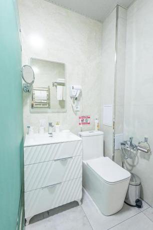 Imagen de la habitación del Hotel Safir. Foto 20