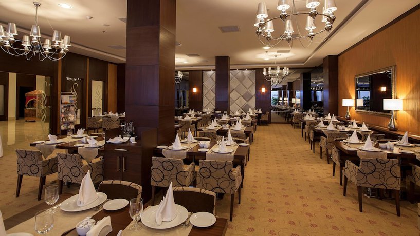 Imagen del bar/restaurante del Hotel Safir, GAZIANTEP. Foto 4