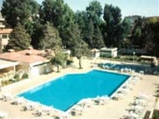 Imagen de la piscina del Hotel Safir Homs. Foto 3