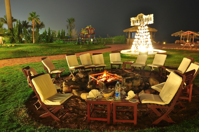 Imagen de los exteriores del Hotel Safir Sharm Waterfalls Resort. Foto 9