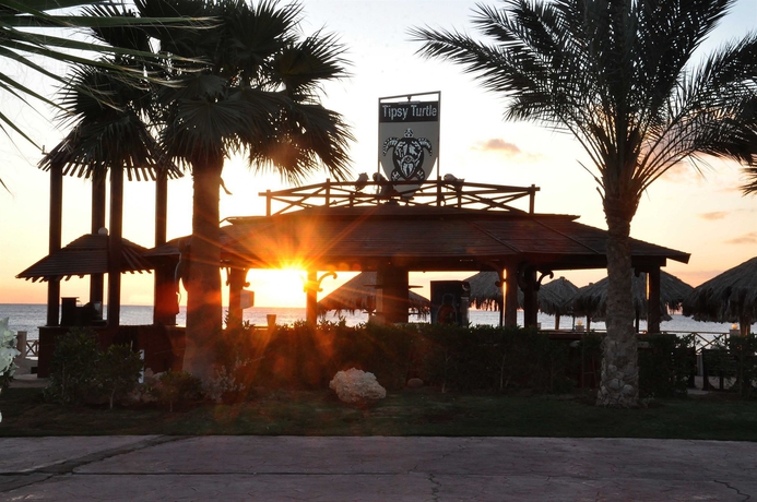 Imagen de la piscina del Hotel Safir Sharm Waterfalls Resort. Foto 15