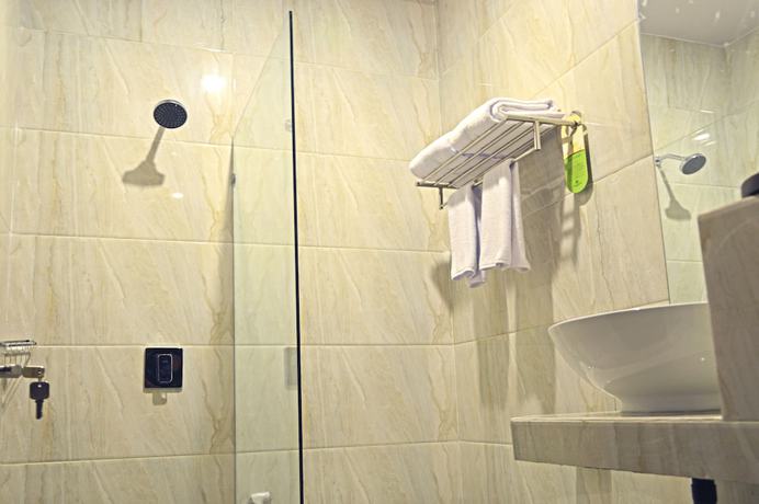 Imagen de la habitación del Hotel Safira Magelang. Foto 11