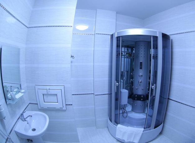 Imagen de la habitación del Hotel Safran. Foto 10