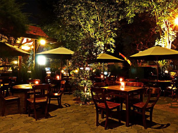 Imagen del bar/restaurante del Hotel Sagan. Foto 8