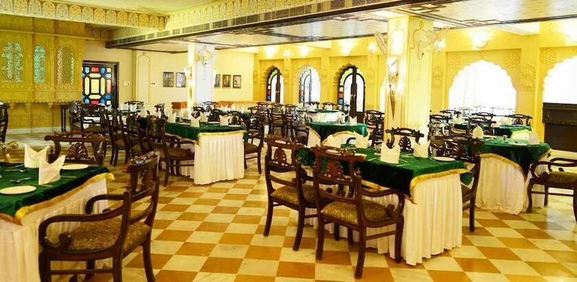 Imagen del bar/restaurante del Hotel Sagar, Bikaner. Foto 16
