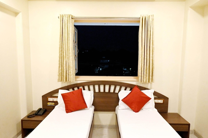 Imagen de la habitación del Hotel Sagar. Foto 7