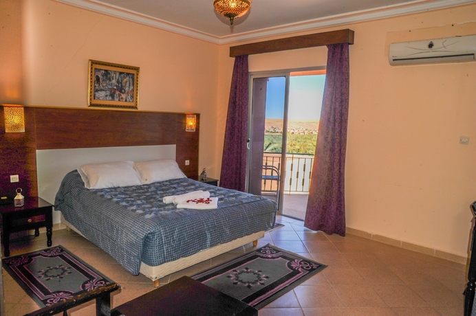 Imagen de la habitación del Hotel Saghro. Foto 13