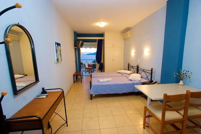 Imagen de la habitación del Hotel Sagini. Foto 23