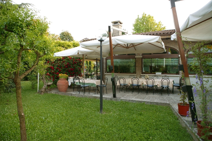 Imagen del bar/restaurante del Hotel Sagittario. Foto 4