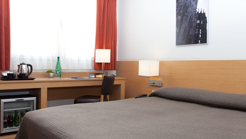 Imagen de la habitación del Hotel Sagrada Familia. Foto 13