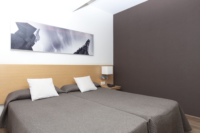 Imagen de la habitación del Hotel Sagrada Familia. Foto 15