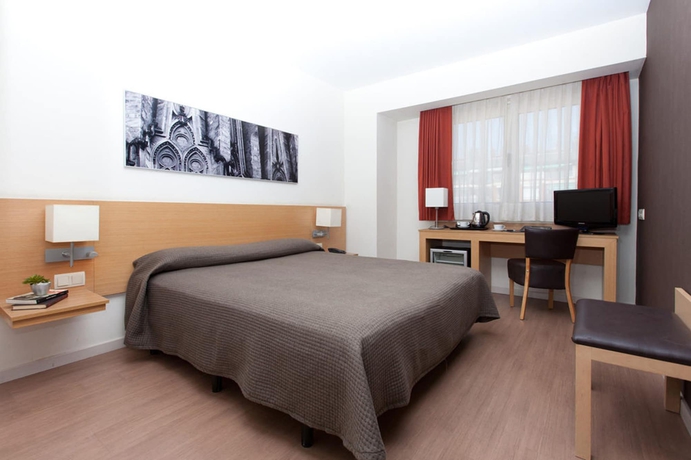 Imagen de la habitación del Hotel Sagrada Familia, Sagrada Familia. Foto 2