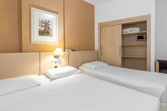 Imagen de la habitación del Hotel Sagres Praia. Foto 4