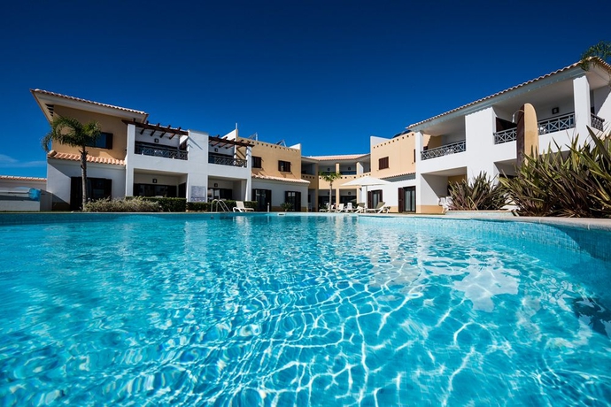 Imagen de la piscina del Hotel Sagres Time Apartamentos. Foto 3