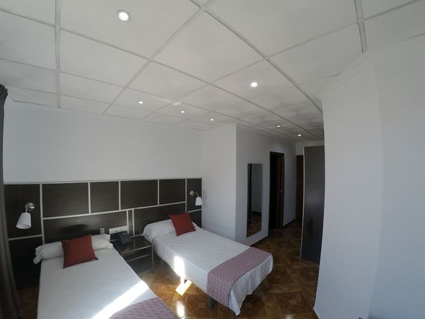 Imagen de la habitación del Hotel Sagunto. Foto 3