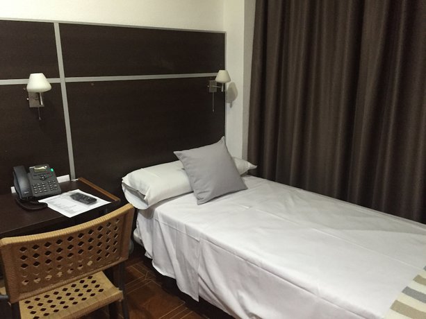 Imagen de la habitación del Hotel Sagunto. Foto 7