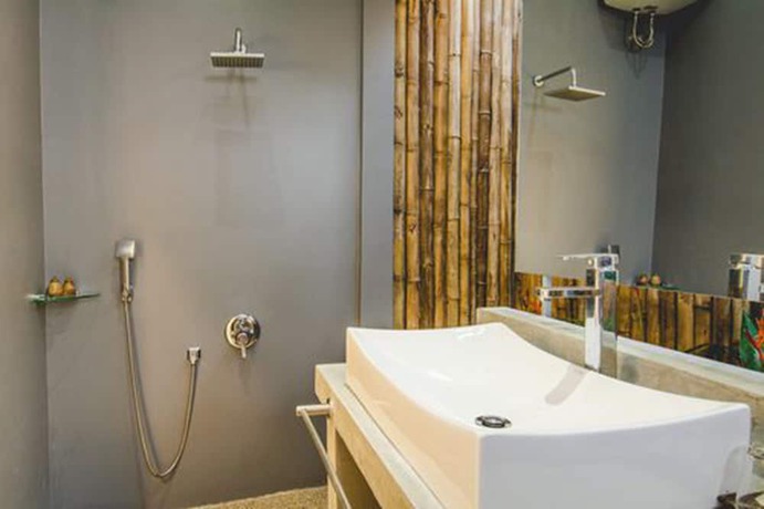 Imagen de la habitación del Hotel Sahaa Beach Resort. Foto 14