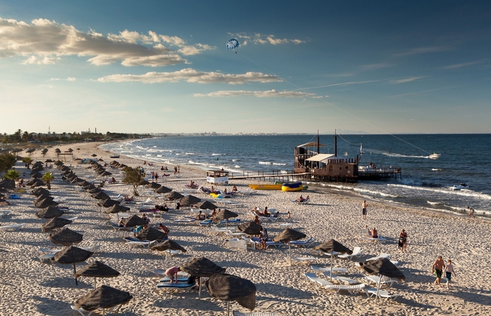 Imagen de los exteriores del Hotel Sahara Beach Aquapark. Foto 10