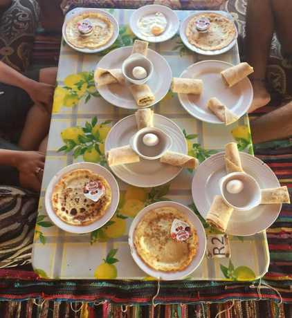 Imagen del bar/restaurante del Hotel Sahara Beach Camp Ras Shetan. Foto 7