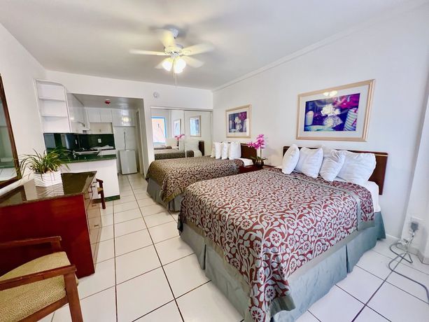 Imagen de la habitación del Hotel Sahara Beach Club. Foto 5