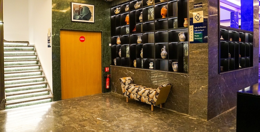Imagen de los interiores del Hotel Sahara Beach. Foto 13