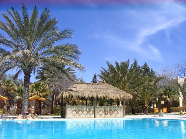 Imagen de la piscina del Hotel Sahara Douz. Foto 14