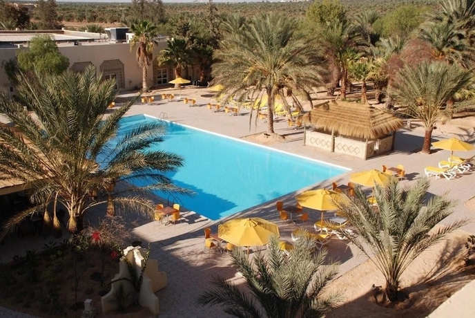 Imagen de la piscina del Hotel Sahara Douz. Foto 15