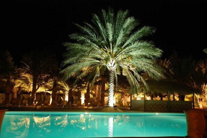 Imagen de la piscina del Hotel Sahara Douz. Foto 18