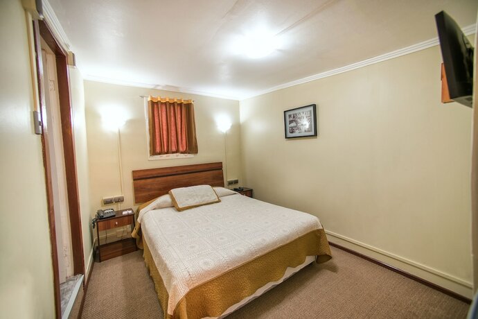 Imagen de la habitación del Hotel Sahara Inn. Foto 17