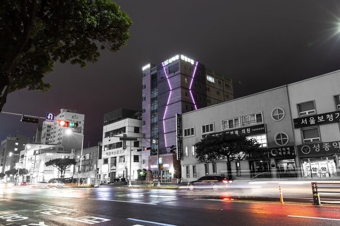 Imagen de los exteriores del Hotel Sahara, Jeju. Foto 19