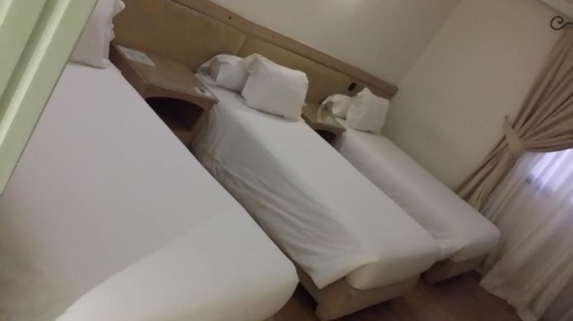 Imagen de la habitación del Hotel Sahara Line. Foto 12