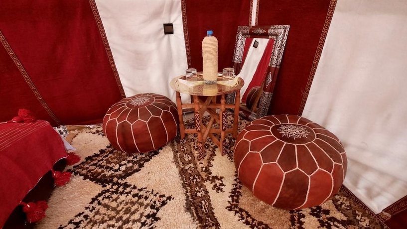Imagen de la habitación del Hotel Sahara Magic Luxury Camp. Foto 10