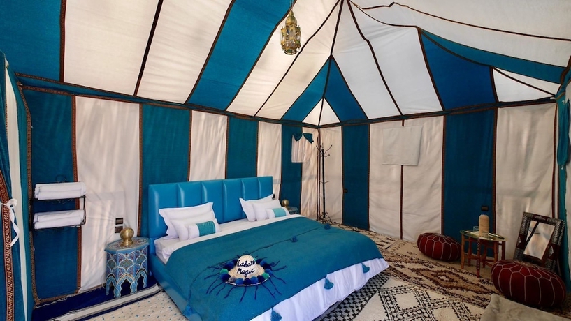 Imagen de la habitación del Hotel Sahara Magic Luxury Camp. Foto 15