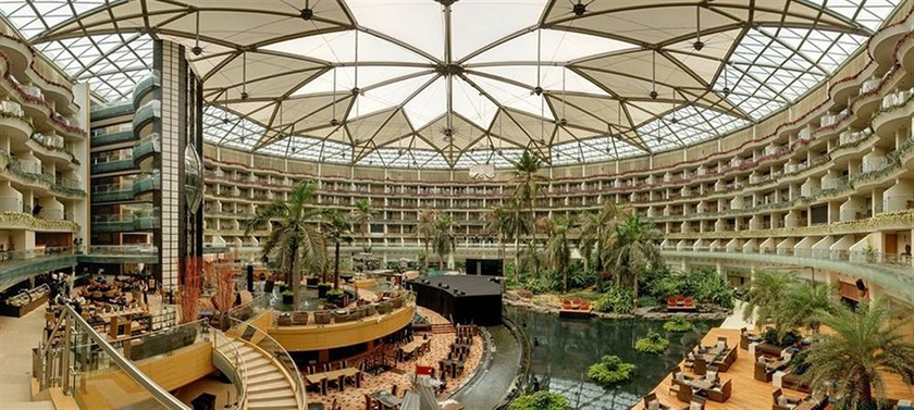 Imagen de los interiores del Hotel Sahara Star. Foto 10