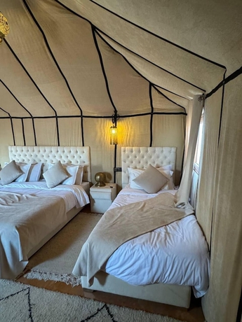 Imagen de la habitación del Hotel Sahara dunes Luxury Camp. Foto 15