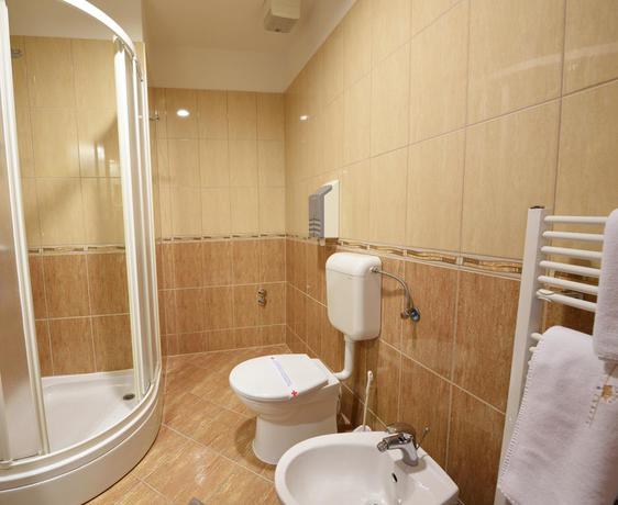 Imagen de la habitación del Hotel Sahat. Foto 5