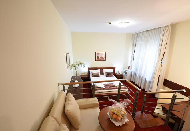 Imagen de la habitación del Hotel Sahat. Foto 7
