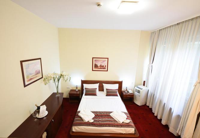Imagen de la habitación del Hotel Sahat. Foto 8