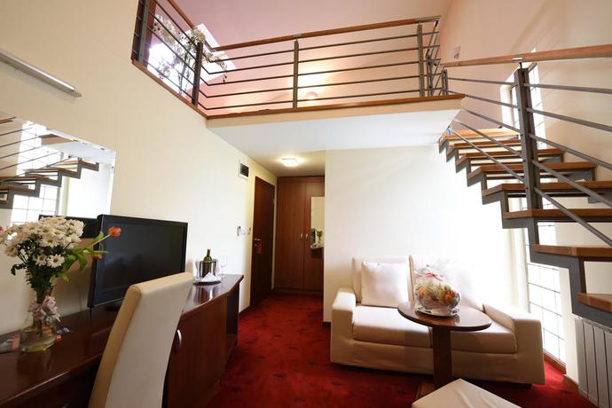 Imagen de la habitación del Hotel Sahat. Foto 9