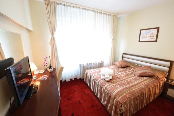 Imagen de la habitación del Hotel Sahat. Foto 10
