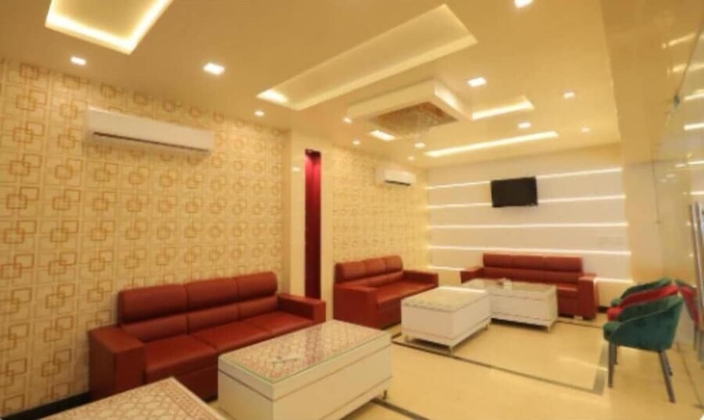 Imagen de la habitación del Hotel Sahibs Red Carpet. Foto 8
